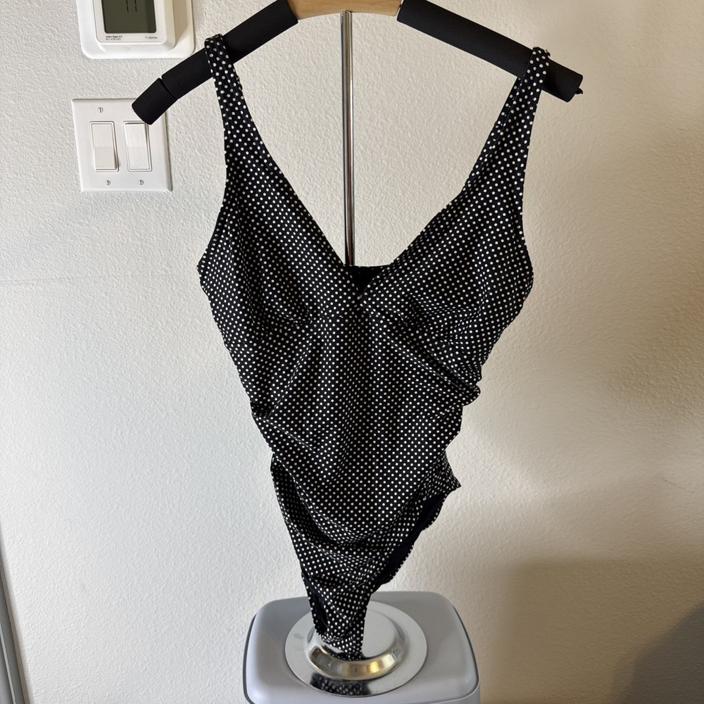 DKNY One Piece Swimsuit Ruched Sides Slimming V Neck Polkadot Black 10 - Picture 1 of 6